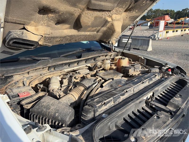 Chevrolet Silverado 3500HD 4x4 Crew Cab Utility Truck Pick up/Fiancata ribaltabile
