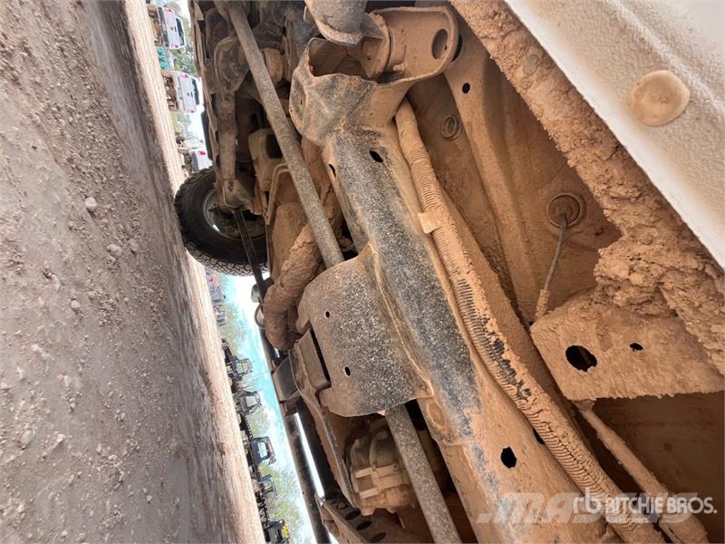 Chevrolet Silverado 3500HD 4x4 Extended Cab Service Truck مركبات الأغراض العامة