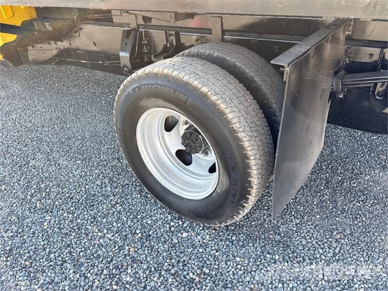 Chevrolet Silverado 3500HD Flatbed / Dropside trucks