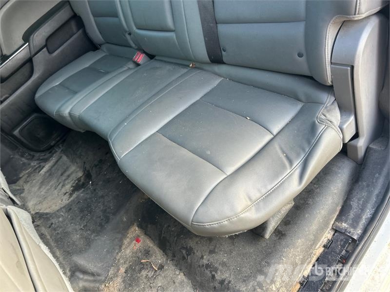 Chevrolet Silverado 3500HD Lastbil med lad/Flatbed