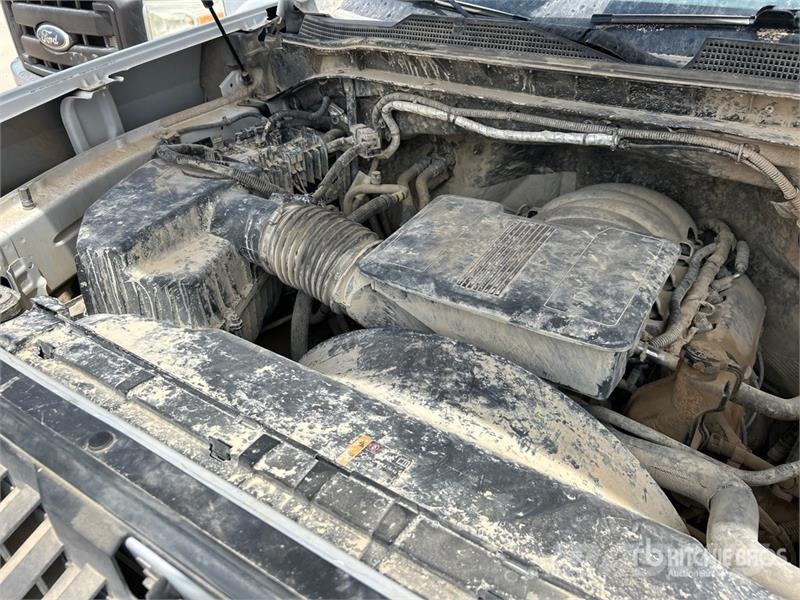 Chevrolet Silverado 3500HD 4x4 Crew Cab Service Truck Vehículos municipales multiusos