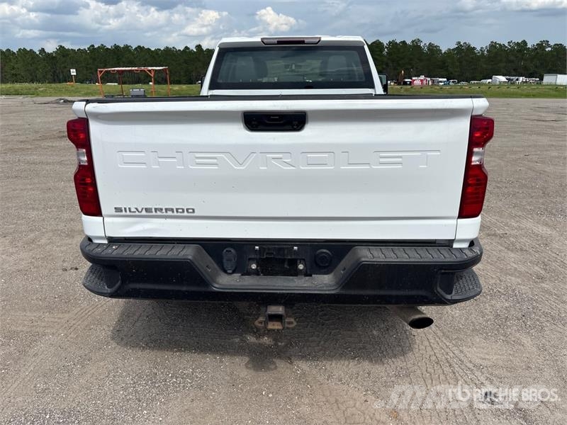 Chevrolet Silverado 3500HD 4x4 Crew Cab Pickup Andere Transporter