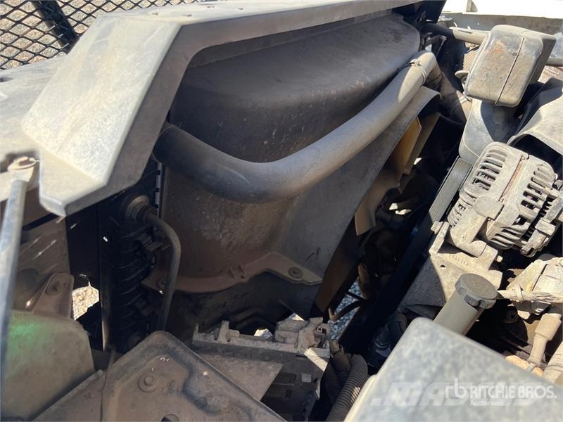 Chevrolet Silverado 3500HD Vieglais kravas automobilis/izkraušana no sāniem