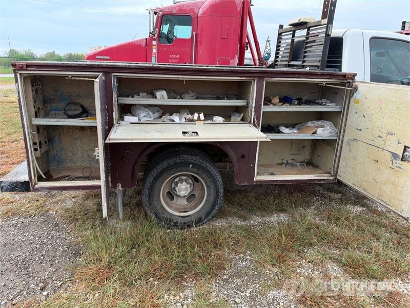 Chevrolet Silverado 3500 Custom 4x2 Utility Truck (Inoperabl Lava-autot