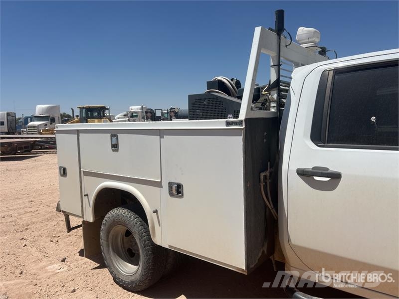 Chevrolet Silverado 3500HD Caja abierta/laterales abatibles