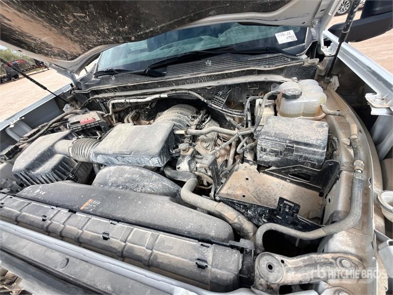 Chevrolet Silverado 3500HD 4x4 Extended Cab Service Truck مركبات الأغراض العامة