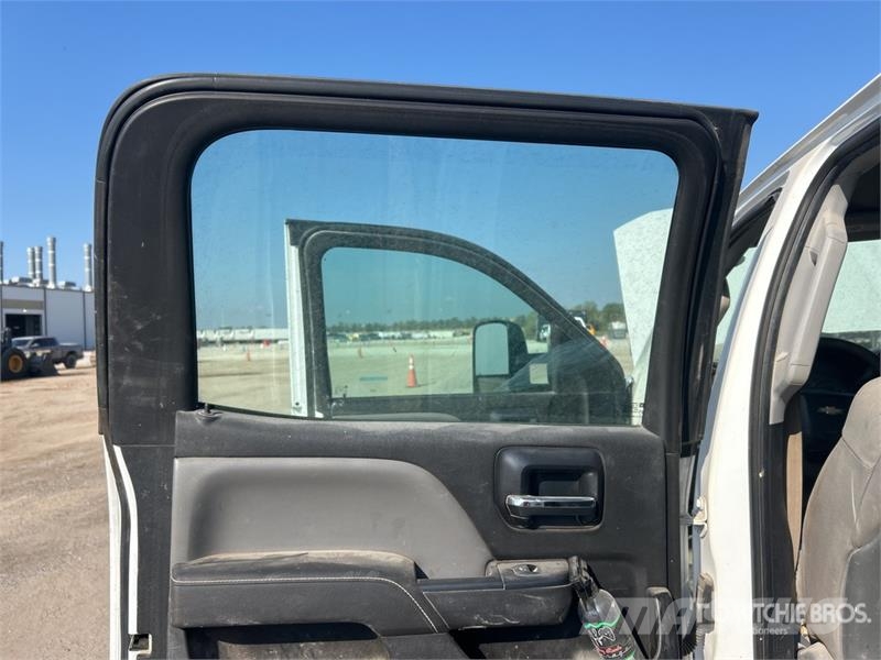 Chevrolet Silverado 3500HD 4x2 Crew Cab Cab and Chassis Cabine en interieur