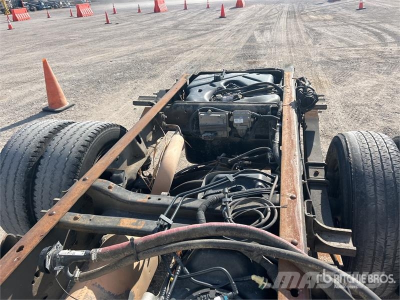 Chevrolet Silverado 3500HD 4x2 Crew Cab Cab and Chassis Cabine en interieur