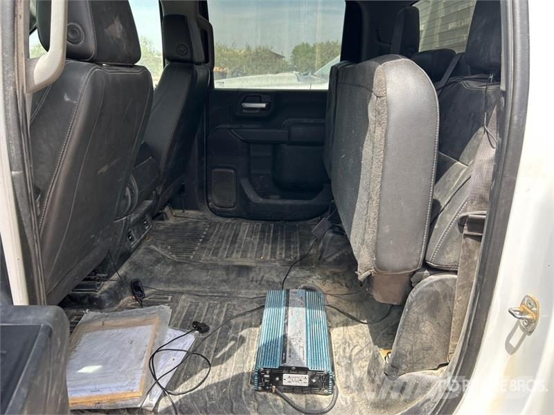 Chevrolet Silverado 3500HD 4x4 Crew Cab Service Truck Vehículos municipales multiusos