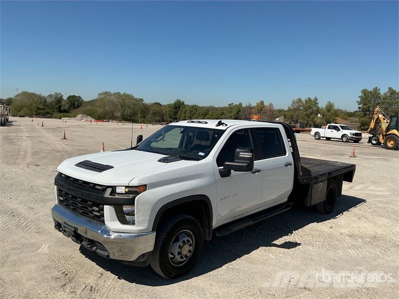 Chevrolet Silverado 3500HD Platformas/izkraušana no sāniem