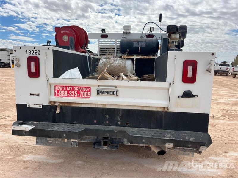 Chevrolet Silverado 3500HD 4x4 Extended Cab Service Truck مركبات الأغراض العامة