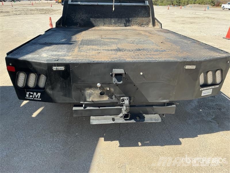 Chevrolet Silverado 3500HD Platformas/izkraušana no sāniem
