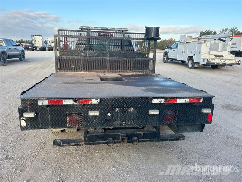 Chevrolet Silverado 3500HD Lastbil med lad/Flatbed