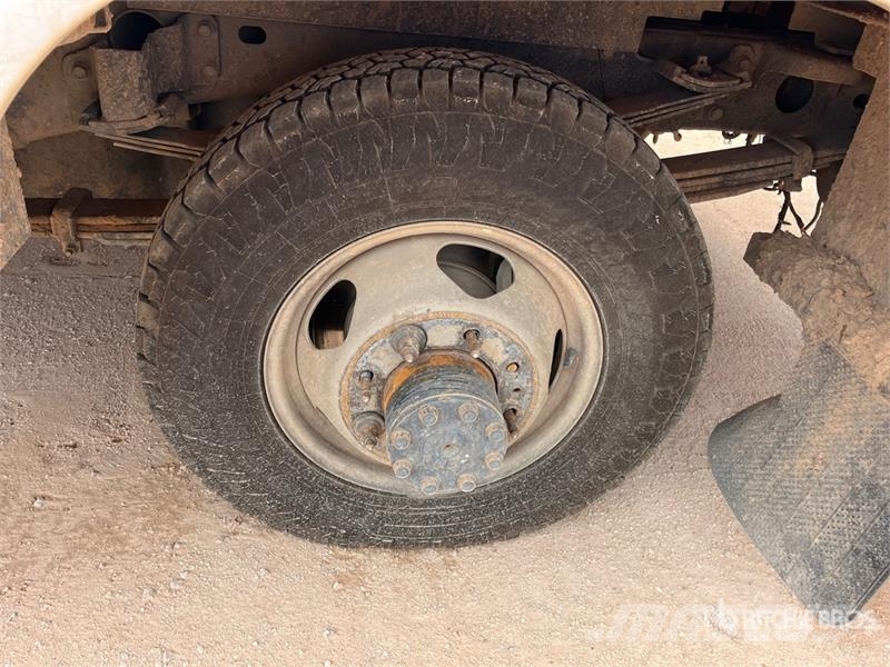 Chevrolet Silverado 3500HD 4x4 Extended Cab Service Truck مركبات الأغراض العامة