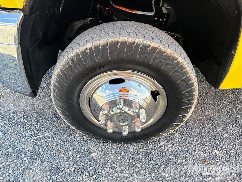 Chevrolet Silverado 3500HD Camion benne