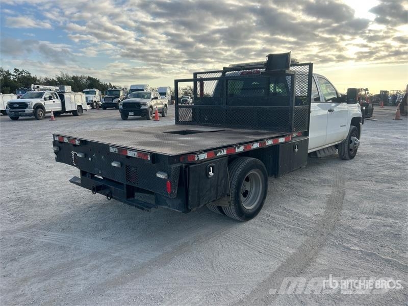 Chevrolet Silverado 3500HD Lastbil med lad/Flatbed