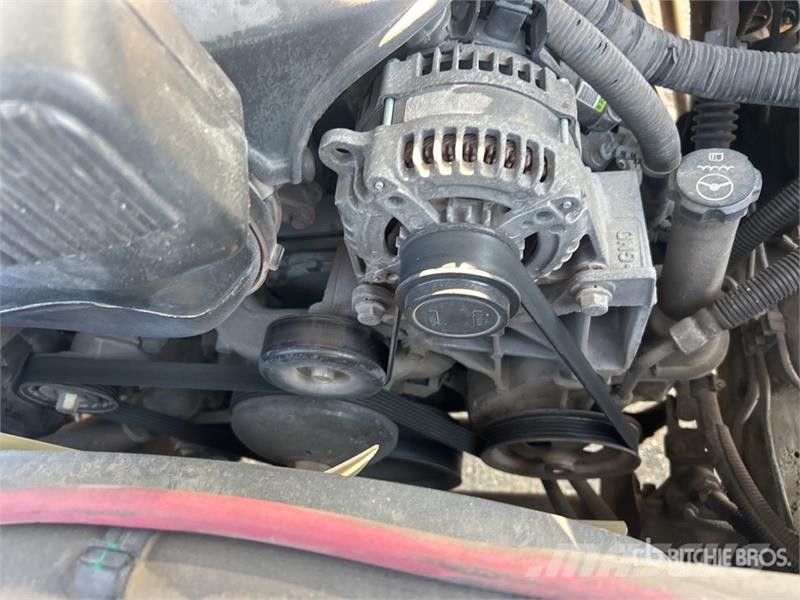 Chevrolet Silverado 3500HD 4x2 Crew Cab Cab and Chassis Cabine en interieur