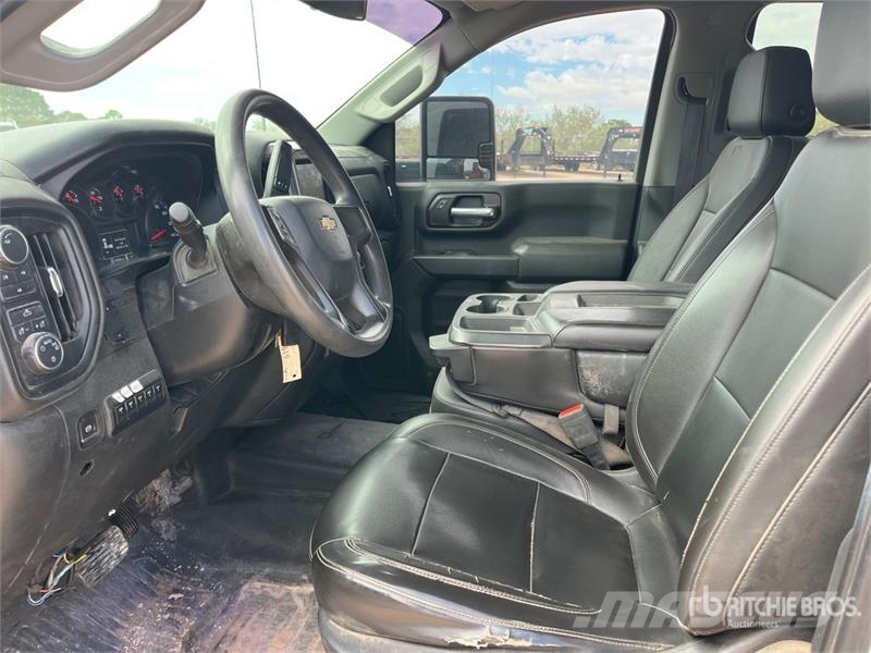 Chevrolet Silverado 3500HD 4x4 Extended Cab Service Truck مركبات الأغراض العامة