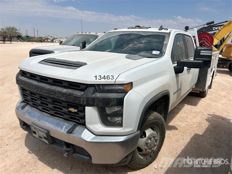 Chevrolet Silverado 3500HD 4x4 Crew Cab Service Truck Vehículos municipales multiusos