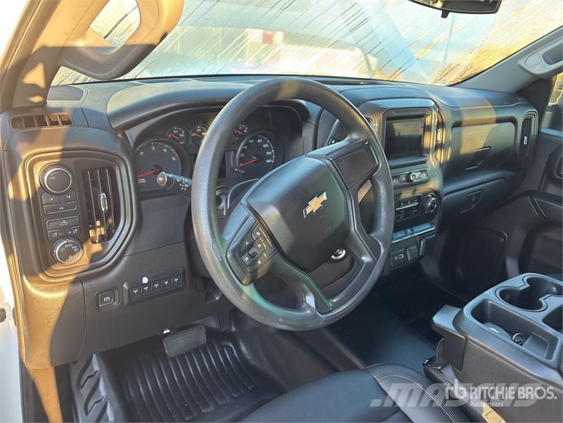 Chevrolet Silverado 3500HD 4x4 Crew Cab Service Truck Komunalna vozila