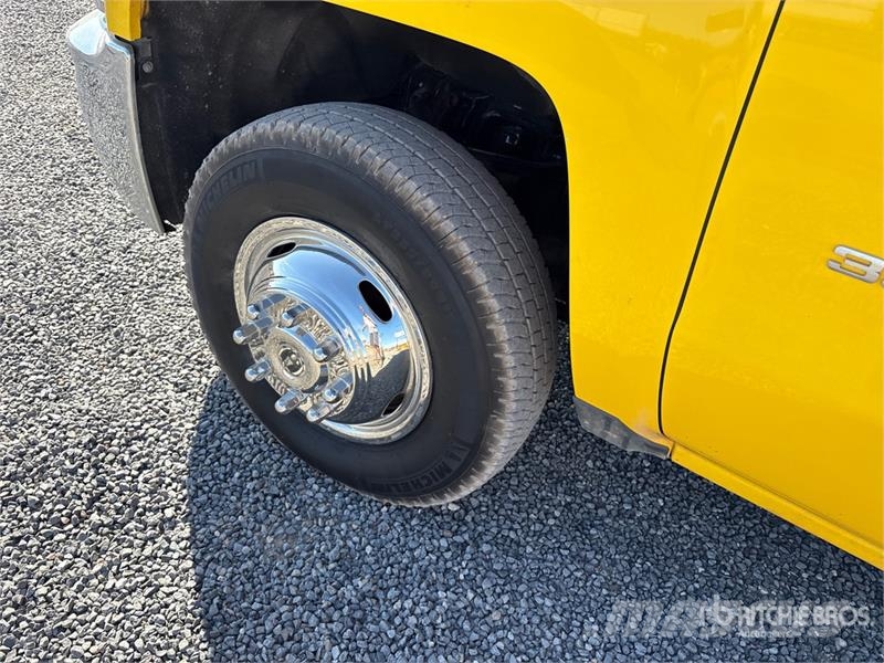 Chevrolet Silverado 3500HD Flatbed / Dropside trucks