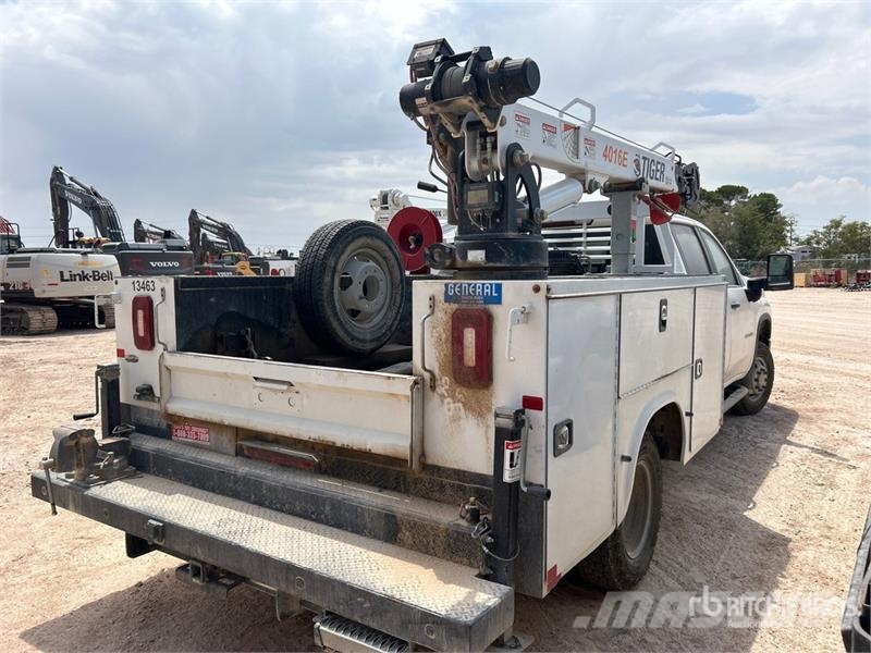 Chevrolet Silverado 3500HD 4x4 Crew Cab Service Truck Vehículos municipales multiusos