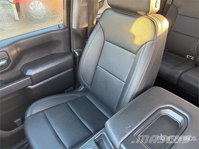 Chevrolet Silverado 3500HD 4x4 Crew Cab Service Truck Komunalna vozila