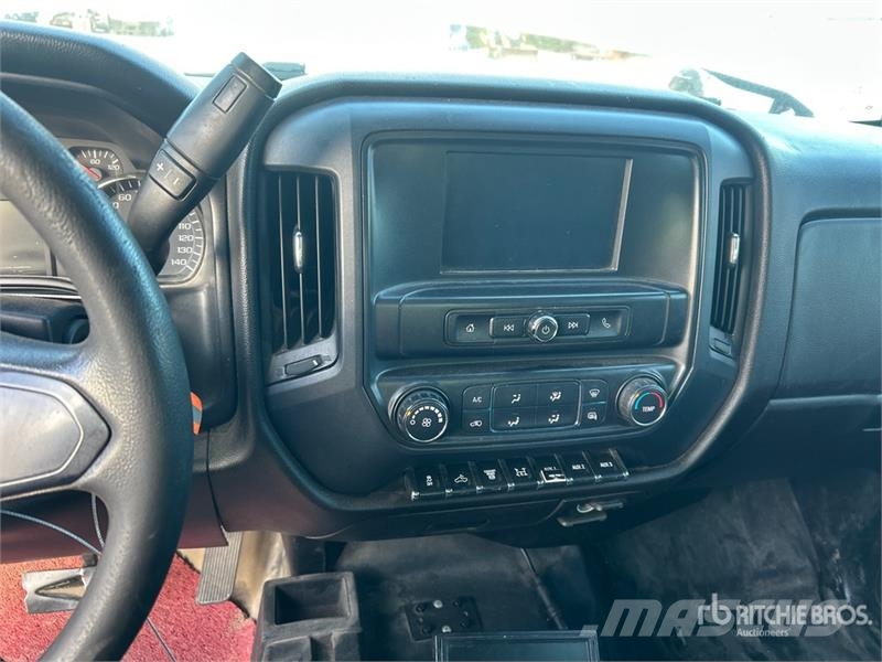 Chevrolet Silverado 3500HD Lastbil med lad/Flatbed