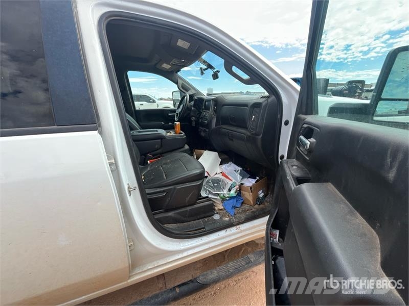 Chevrolet Silverado 3500HD 4x4 Extended Cab Service Truck مركبات الأغراض العامة