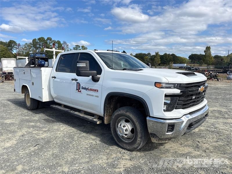 Chevrolet Silverado 3500HD Vieglais kravas automobilis/izkraušana no sāniem