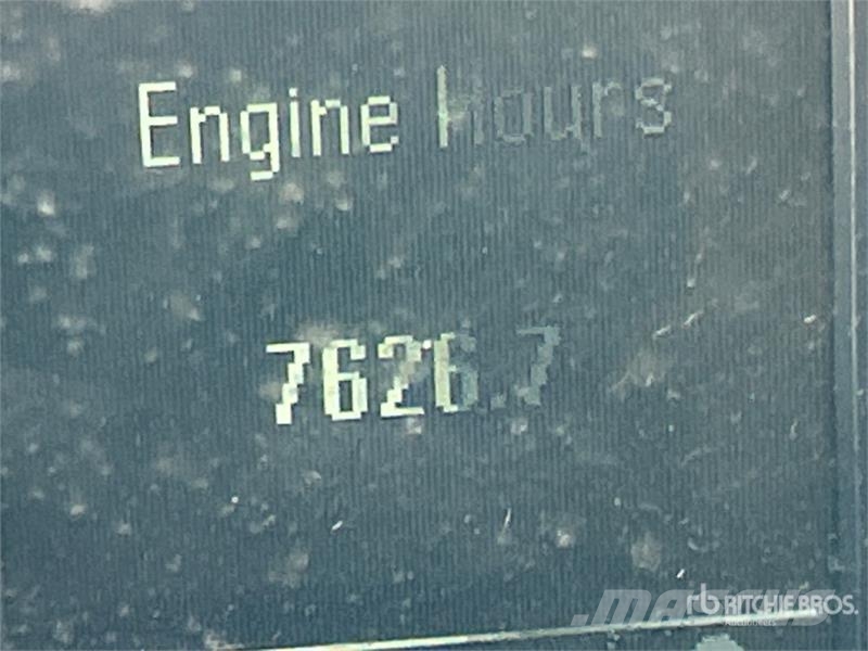 Chevrolet Silverado 3500HD Platós / Ponyvás teherautók