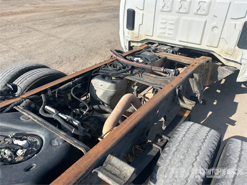 Chevrolet Silverado 3500HD 4x2 Crew Cab Cab and Chassis Cabine en interieur