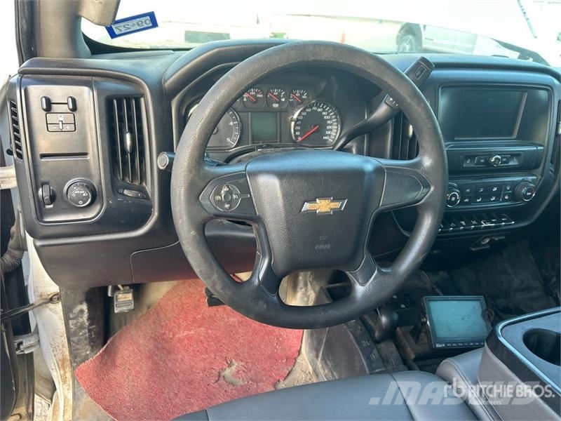 Chevrolet Silverado 3500HD Lastbil med lad/Flatbed
