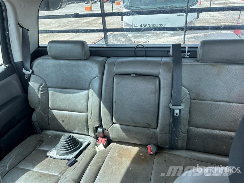 Chevrolet Silverado 3500HD Flatbed / Dropside trucks