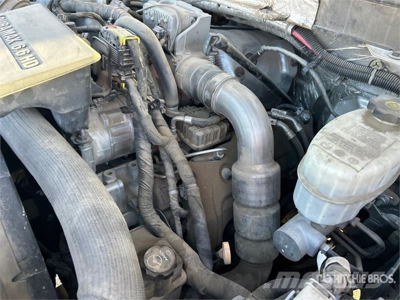 Chevrolet Silverado 3500HD Lastbil med lad/Flatbed