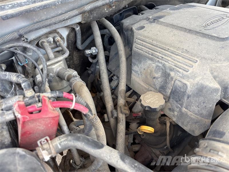 Chevrolet Silverado 3500HD 4x4 Extended Cab Pickup Outro