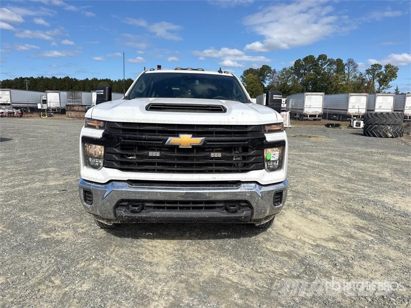 Chevrolet Silverado 3500HD Vieglais kravas automobilis/izkraušana no sāniem