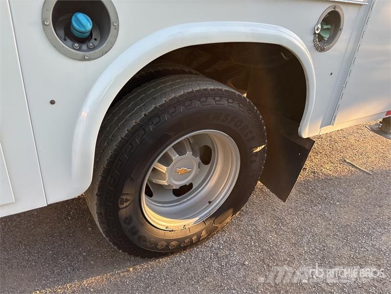 Chevrolet Silverado 3500HD 4x4 Crew Cab Service Truck Komunalna vozila