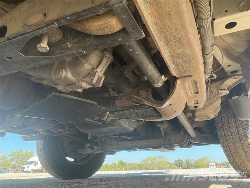 Chevrolet Silverado 3500HD Platformas/izkraušana no sāniem