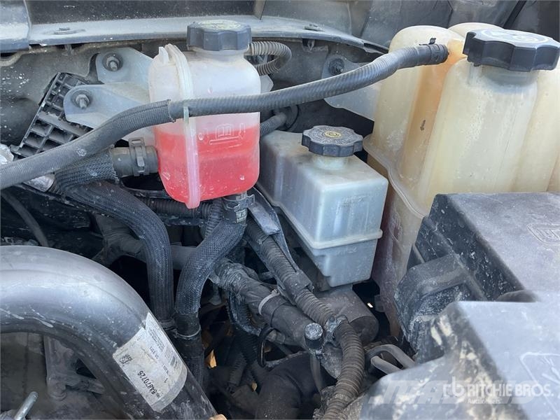 Chevrolet Silverado 3500HD Platformas/izkraušana no sāniem