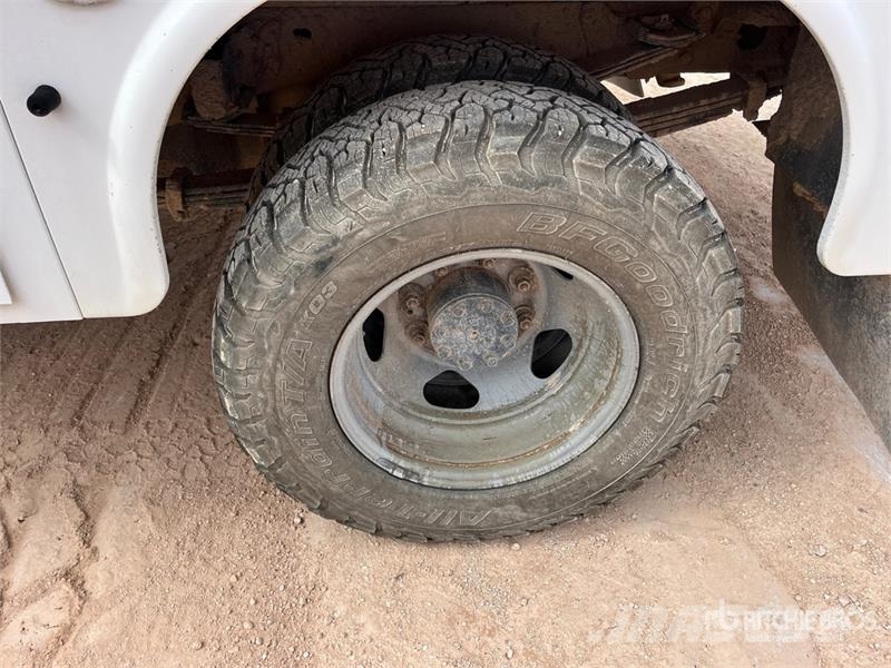 Chevrolet Silverado 3500HD 4x4 Extended Cab Service Truck مركبات الأغراض العامة