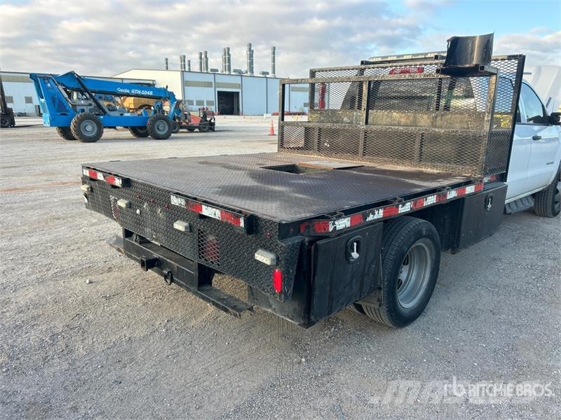 Chevrolet Silverado 3500HD Lastbil med lad/Flatbed