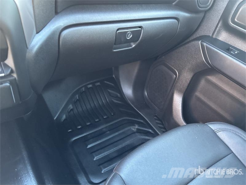 Chevrolet Silverado 3500HD 4x4 Crew Cab Service Truck Komunalna vozila
