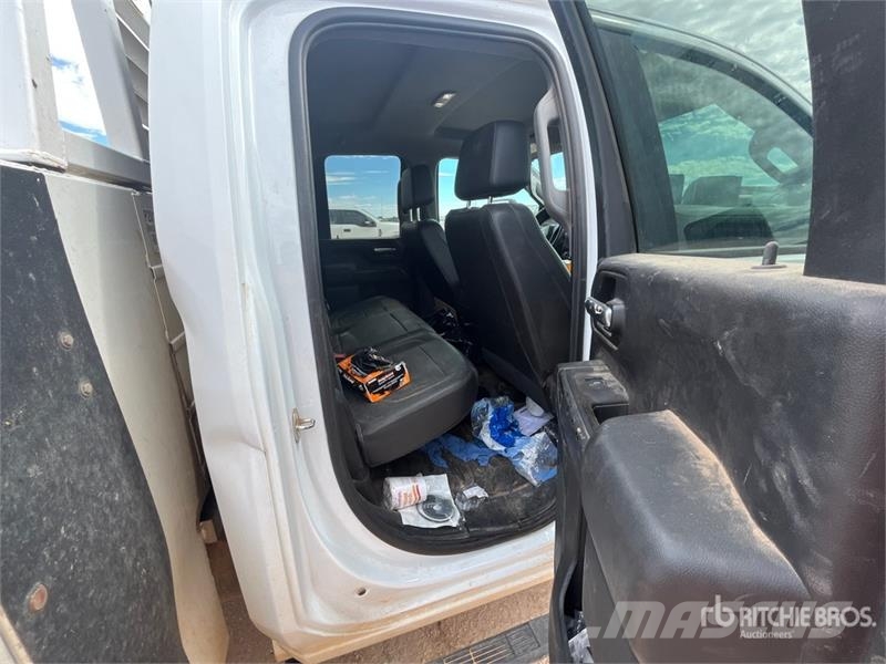 Chevrolet Silverado 3500HD 4x4 Extended Cab Service Truck مركبات الأغراض العامة