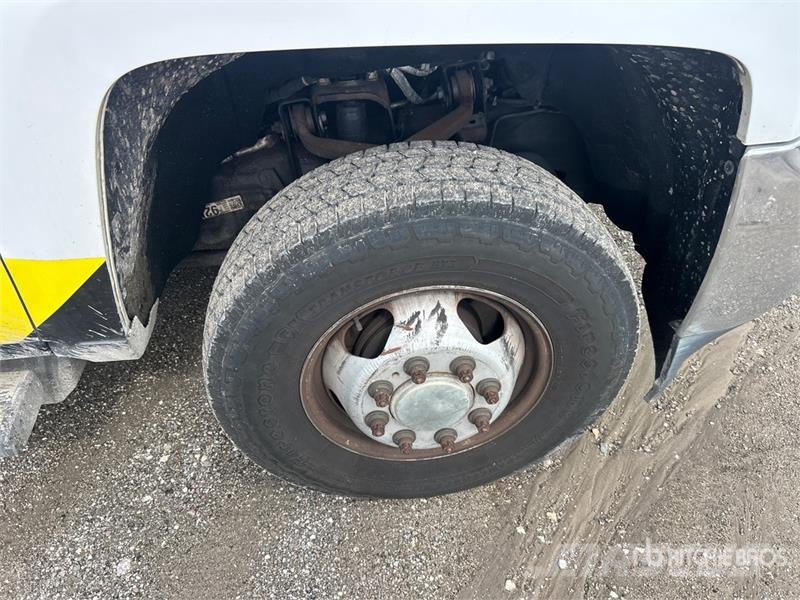 Chevrolet Silverado 3500HD Flatbed / Dropside trucks