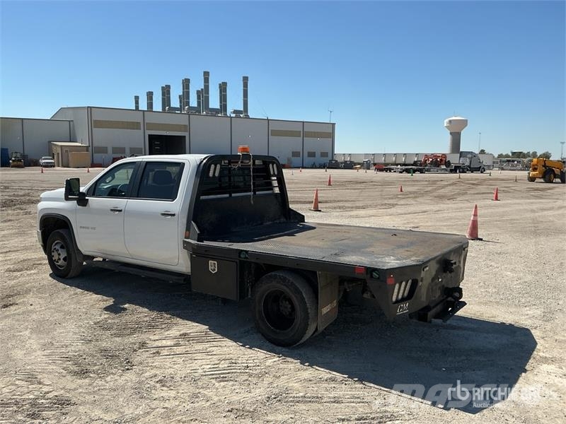 Chevrolet Silverado 3500HD Platformas/izkraušana no sāniem