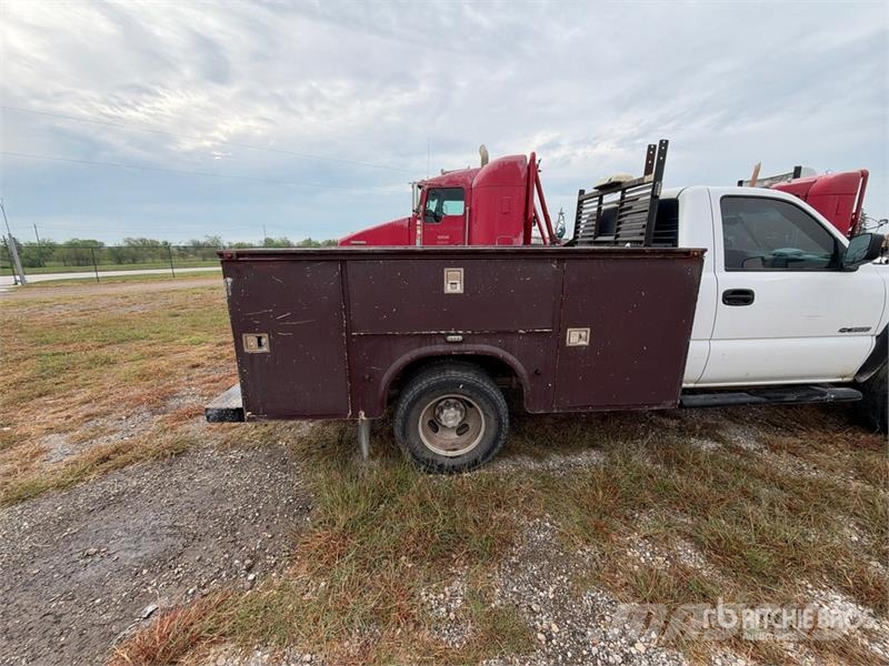Chevrolet Silverado 3500 Custom 4x2 Utility Truck (Inoperabl Lava-autot