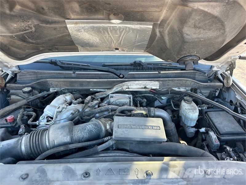 Chevrolet Silverado 3500HD Lastbil med lad/Flatbed