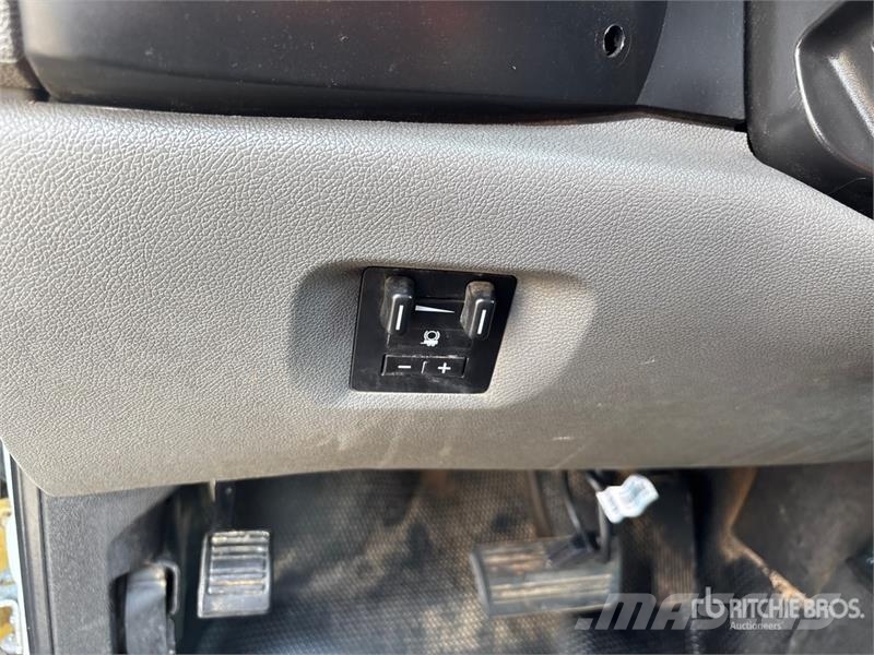 Chevrolet Silverado 3500HD Camion benne