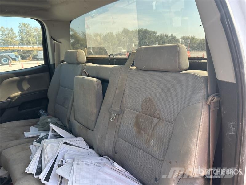 Chevrolet Silverado 3500HD 4x2 Crew Cab Cab and Chassis Cabine en interieur
